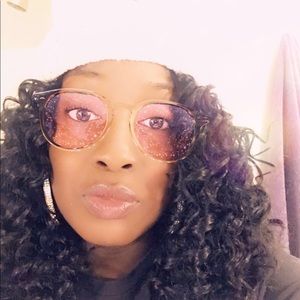 Meet your Posher, Denisha